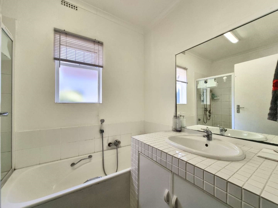 4 Bedroom Property for Sale in Westcliff Western Cape